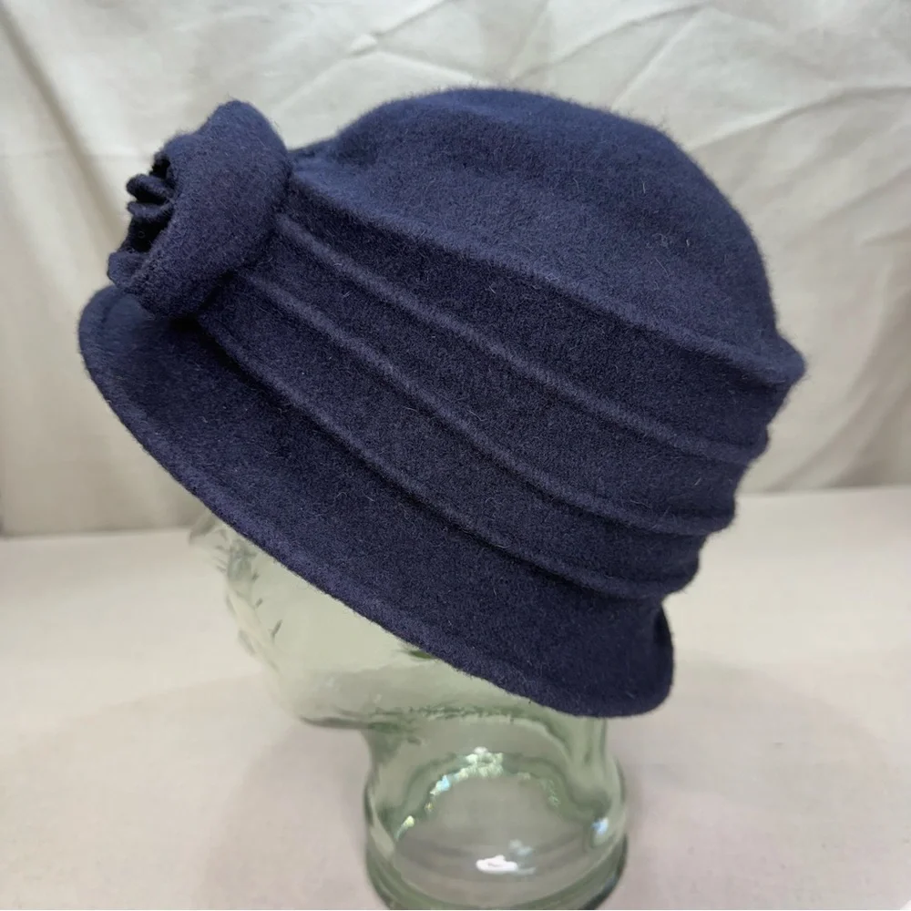 Wool Navy Blue Women's Hat - Flower & Ribbed
